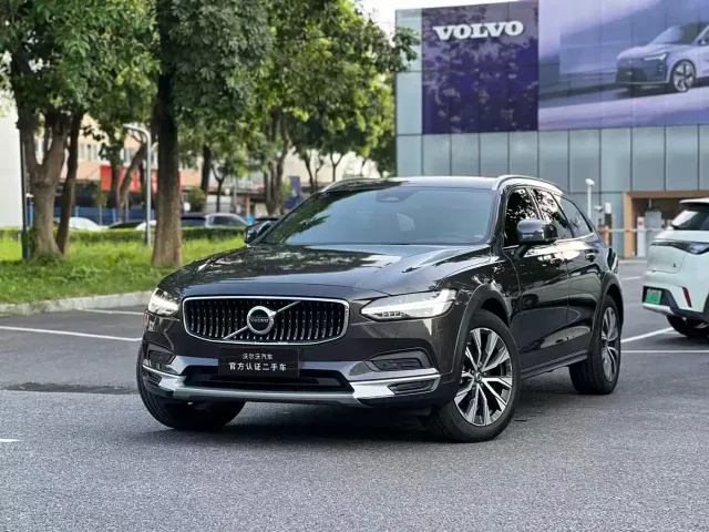 Фотография автомобиля — Volvo V90
