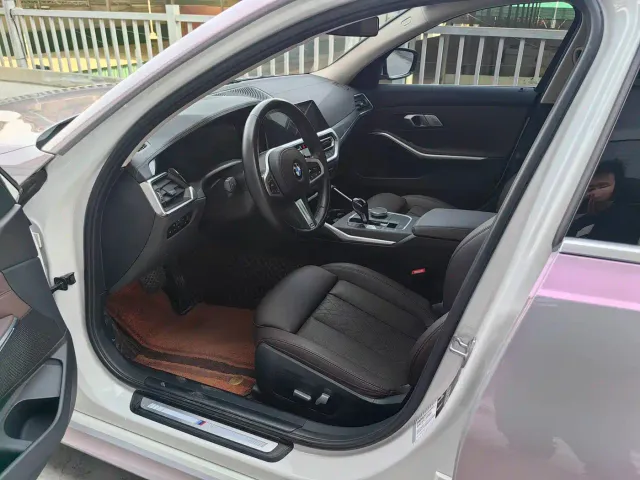 BMW 3 Series — Фото автомобиля 12