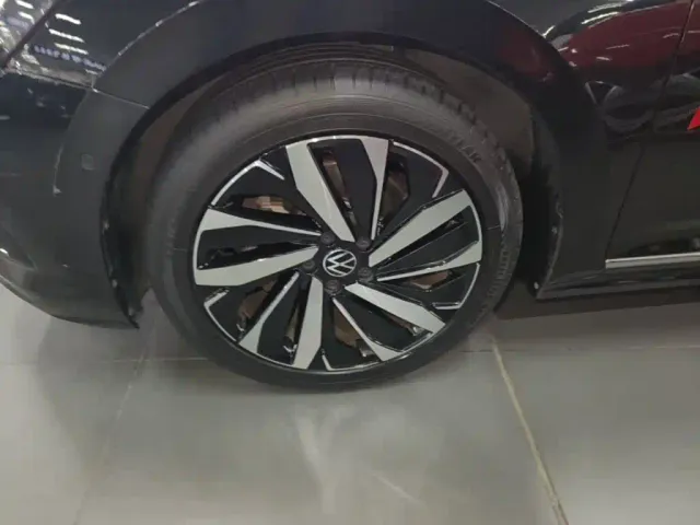 Volkswagen Passat — Фото автомобиля 22