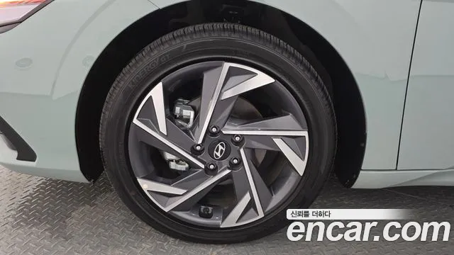 Hyundai Avante CN7 — Фото автомобиля 5