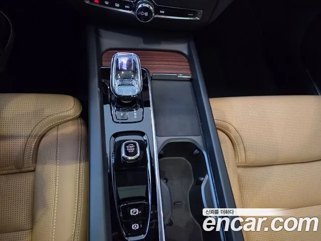 Volvo V60 Cross Country 2nd Gen — Фото автомобиля 9
