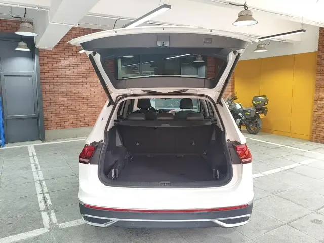 Volkswagen Tiguan L — Фото автомобиля 20