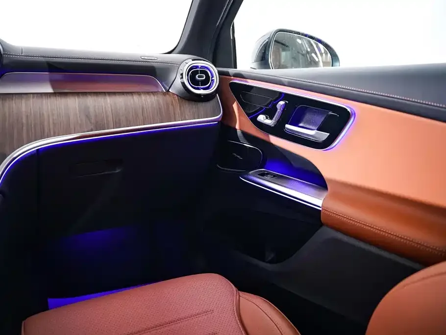 Mercedes-Benz Mercedes-Benz GLC 2024 Facelift GLC 300 L 4MATIC Sport 5-seater — Фото автомобиля 24