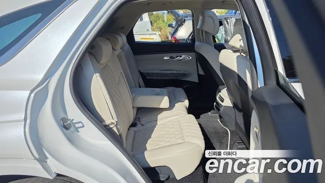 Genesis GV70 — Фото автомобиля 24