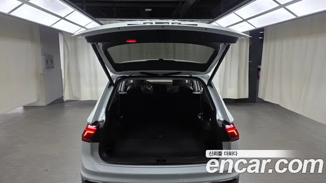 Volkswagen Tiguan — Фото автомобиля 24