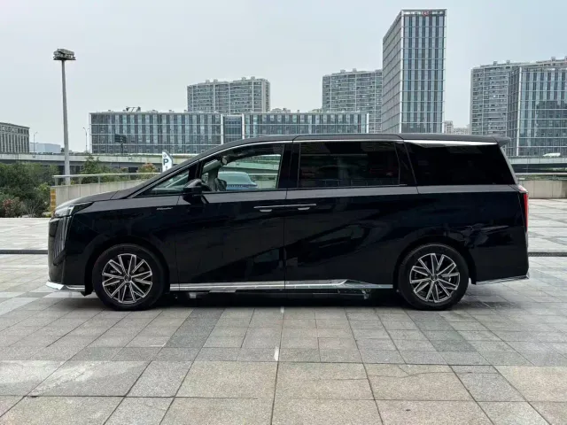GAC Trumpchi M8 — Фото автомобиля 5