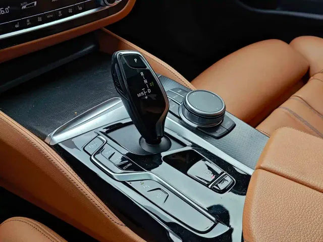 BMW 5 Series — Фото автомобиля 13