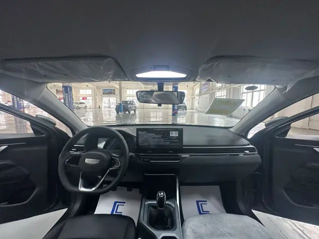 Geely Emgrand — Фото автомобиля 11