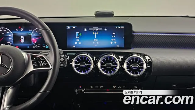 Mercedes-Benz A-Class — Фото автомобиля 12