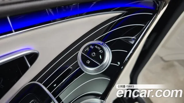 Mercedes-Benz S-Class — Фото автомобиля 24