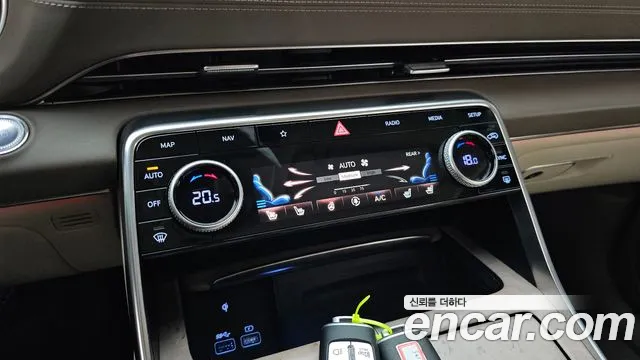 Genesis GV80 — Фото автомобиля 23