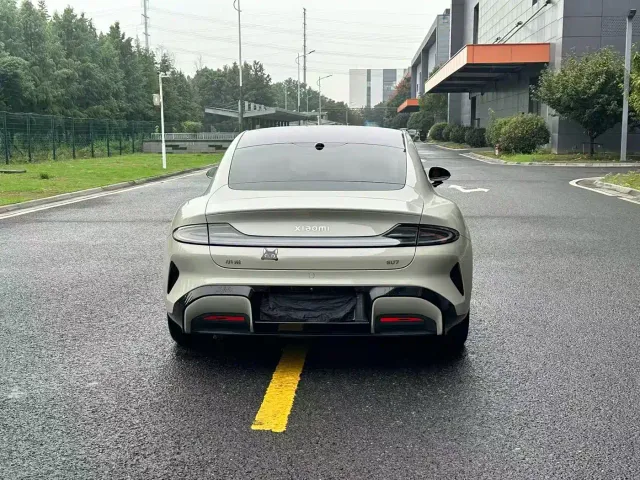 Xiaomi SU7 — Фото автомобиля 18