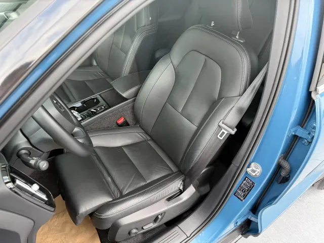 Volvo XC40 — Фото автомобиля 11