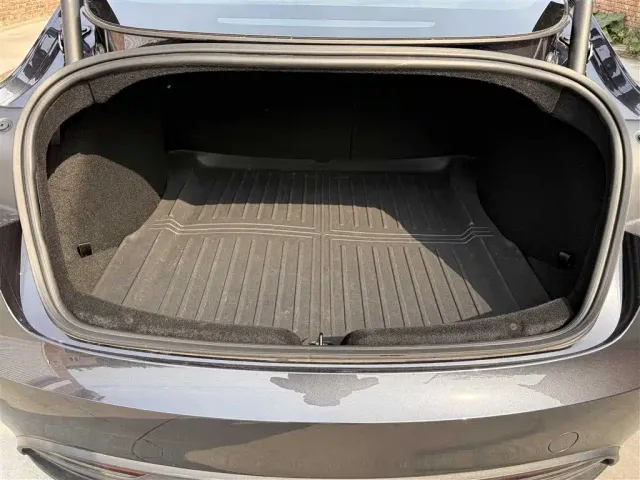 Tesla Model 3 — Фото автомобиля 19