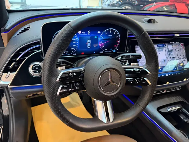 Mercedes-Benz E-Class — Фото автомобиля 7