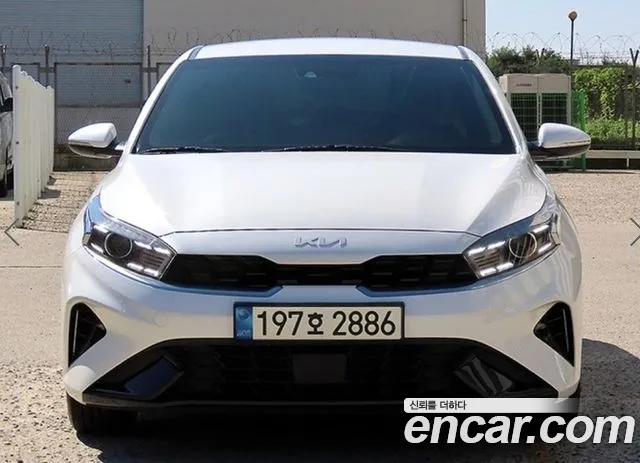 Фотография автомобиля — Kia K3 Generation 2
