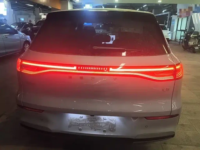 Geely Galaxy E5 — Фото автомобиля 5