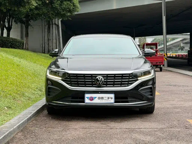 Volkswagen Passat — Фото автомобиля 2