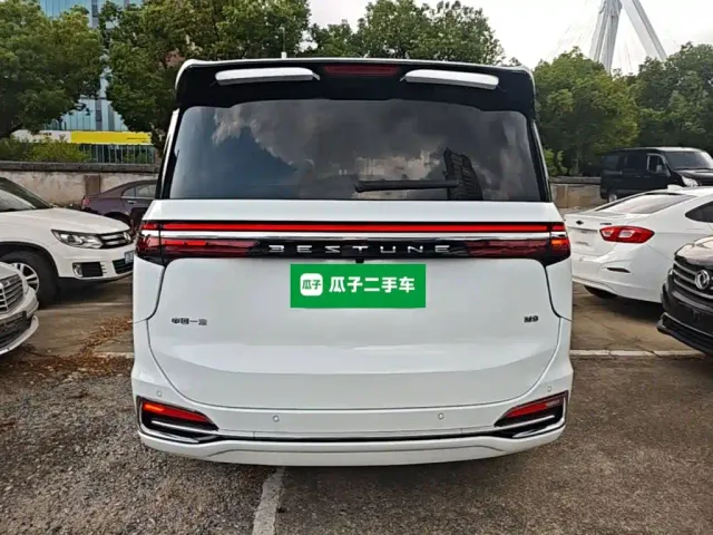 Bestune Besturn M9 — Фото автомобиля 5