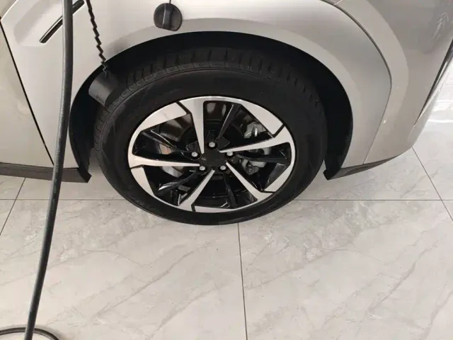 GAC Aion Y — Фото автомобиля 11