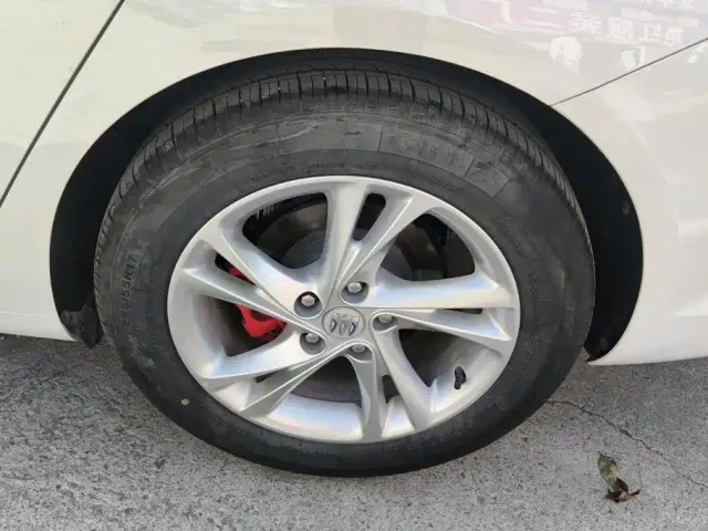 Buick Regal — Фото автомобиля 6