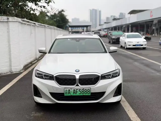 BMW i3 — Фото автомобиля 2