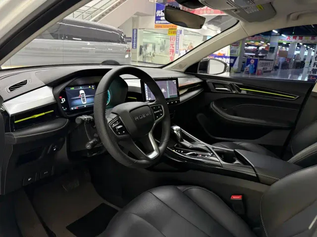 Roewe i5 — Фото автомобиля 4