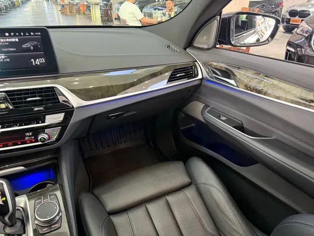 BMW 6 Series Gran Turismo — Фото автомобиля 14