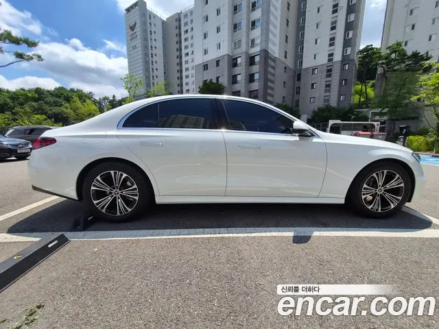 Mercedes-Benz E-Class — Фото автомобиля 6