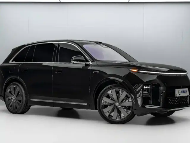 Li Auto L8 — Фото автомобиля 3