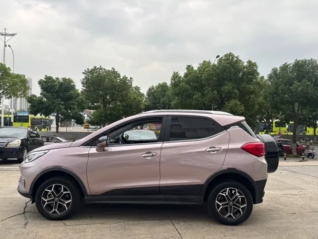 BYD Yuan Pro — Фото автомобиля 8