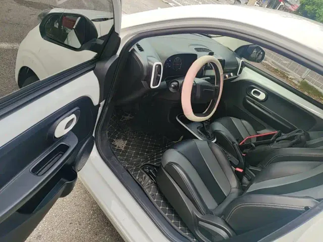 Roewe Clever — Фото автомобиля 15