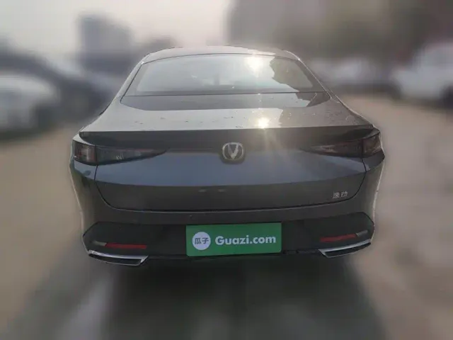 Changan Eado — Фото автомобиля 3