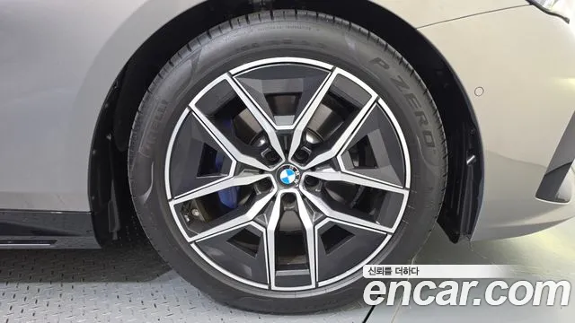 BMW 5 Series G60 — Фото автомобиля 6