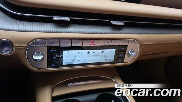 Genesis G90 — Фото автомобиля 25