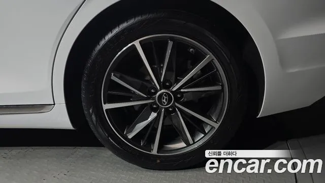 Hyundai Grandeur Новый Grandeur IG — Фото автомобиля 19
