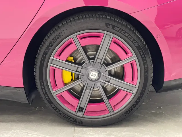 Xiaomi SU7 — Фото автомобиля 19