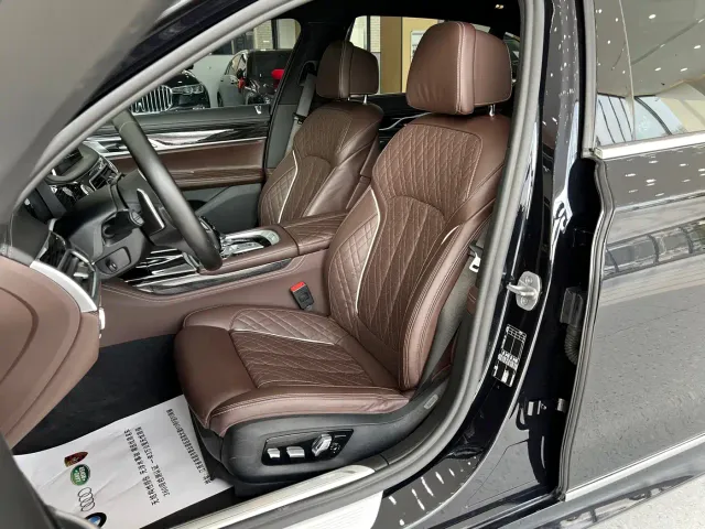 BMW 7 Series — Фото автомобиля 8
