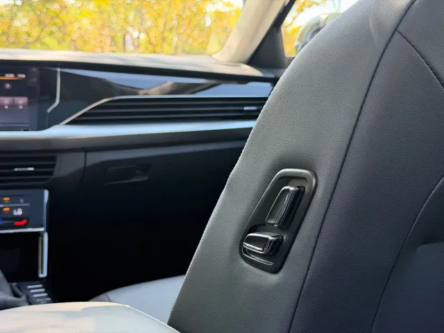 Volkswagen Passat — Фото автомобиля 14