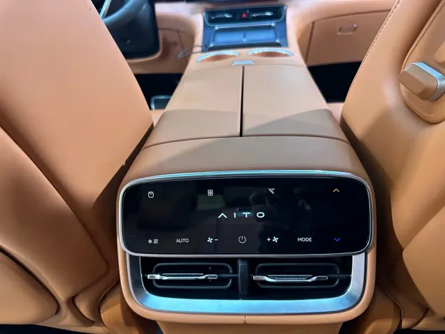 Aito M7 — Фото автомобиля 8