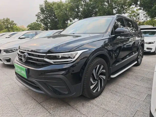 Фотография автомобиля — Volkswagen Tiguan L