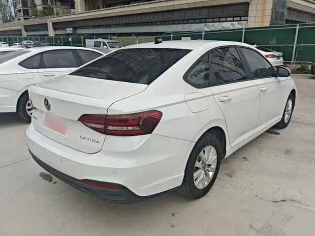 Volkswagen Lavida — Фото автомобиля 6