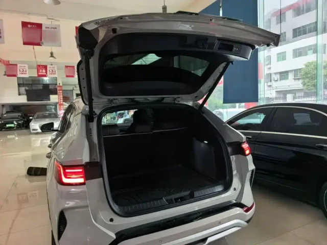 BYD Song PLUS — Фото автомобиля 18
