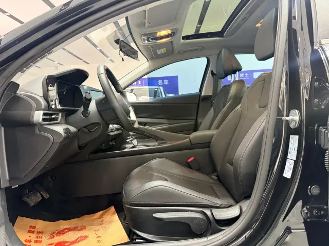 Hyundai Elantra — Фото автомобиля 8