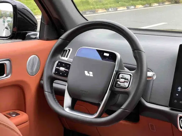 Li Auto L7 — Фото автомобиля 5