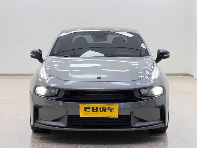 Lynk & Co 03 — Фото автомобиля 3