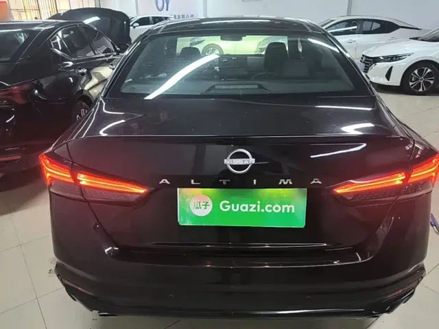 Nissan Teana — Фото автомобиля 5