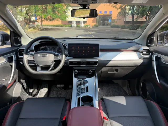 Geely Binyue — Фото автомобиля 11