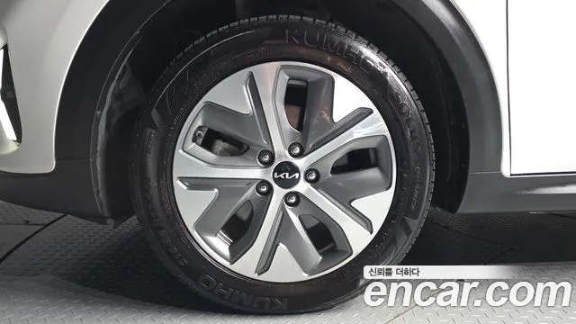 Kia Niro — Фото автомобиля 5