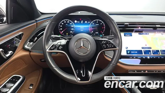 Mercedes-Benz E-Class — Фото автомобиля 12